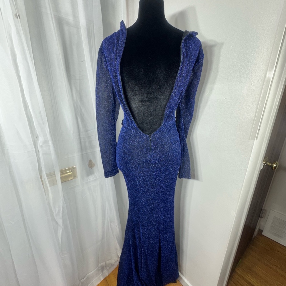 Elegant Blue Long Sleeve Gown - Picture 6 of 6